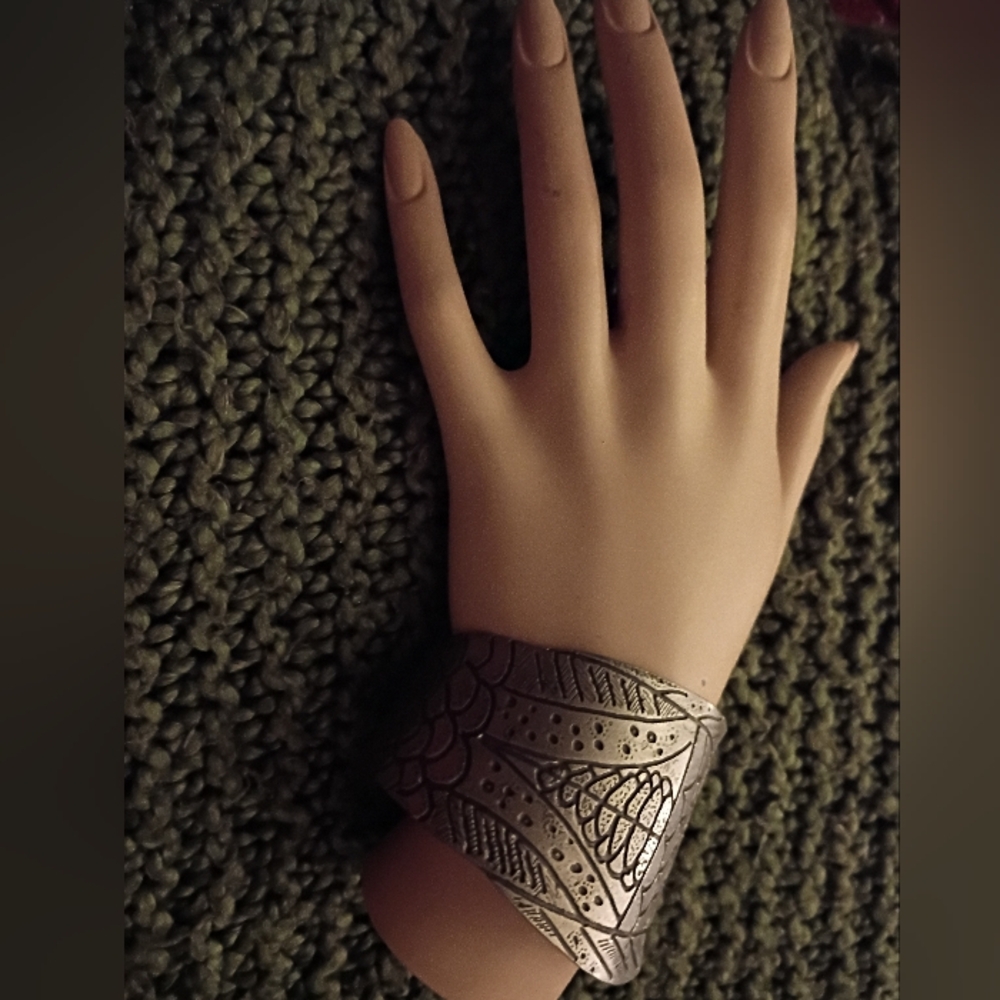Silver Fish Bracelet - Picture 7 of 10